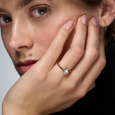 Pierścionek srebrny pozłacany z owalną cyrkonią - Megastone