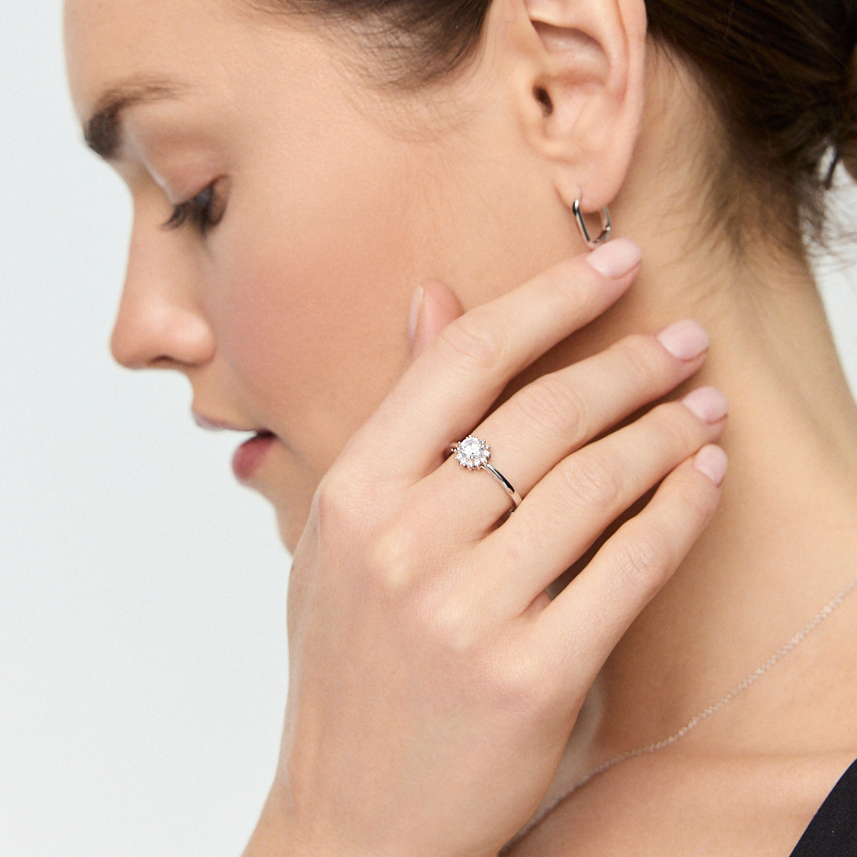 【E ❤︎ 】 Pierścionek złoty potrójny - La Prima Shine (EA18932 - 44187)