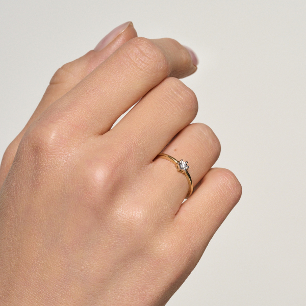 Pierścionek złoty z diamentami